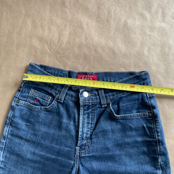 Capris length Jeans.  Made in Canada size 28 - Picture 4 of 11